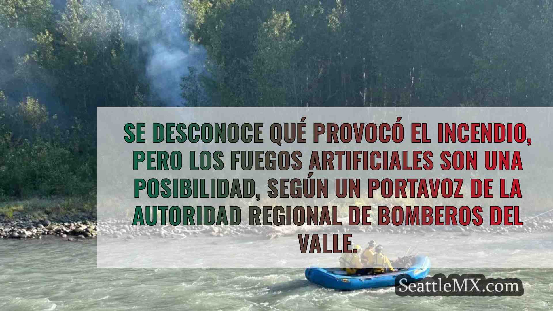 Los bomberos utilizan una embarcación
