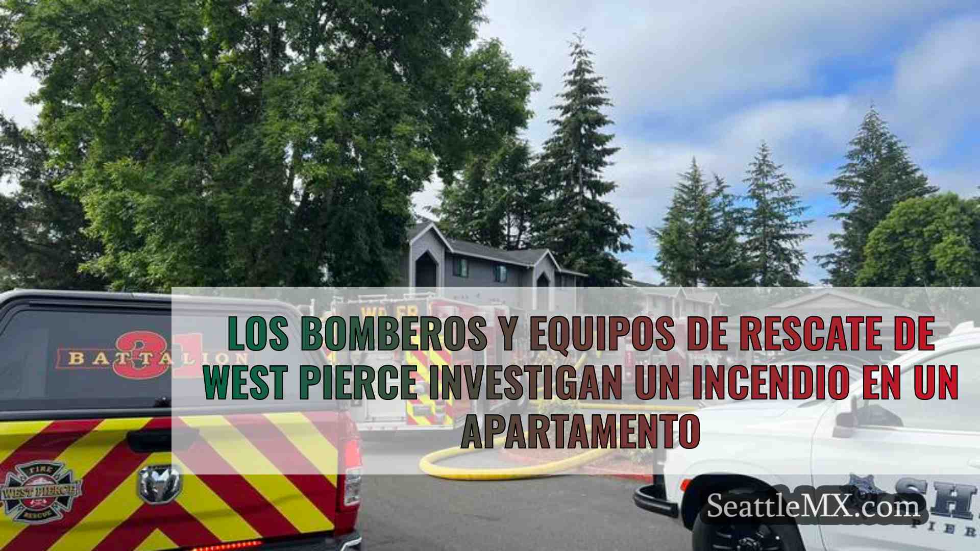 Los bomberos y equipos de rescate de